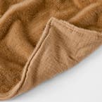 https://s3-ap-southeast-2.amazonaws.com/fusionfactory.commerceconnect.bbnt.production/pim_media/000/191/294/BF_Teddie-Bear-Snuggle-Blanket_Light-Brown_26182001_Detail-01_SI.jpg?1742536198