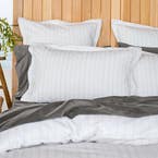 https://s3-ap-southeast-2.amazonaws.com/fusionfactory.commerceconnect.bbnt.production/pim_media/000/158/045/CH_Bedlinen_Lifestyle_2024_Draper_QQC_Pillow_SI.jpg?1704322764