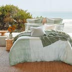 https://s3-ap-southeast-2.amazonaws.com/fusionfactory.commerceconnect.bbnt.production/pim_media/000/157/734/CH_Bedlinen_Lifestyle_2024_Peridot_QQC_SI.jpg?1703204823