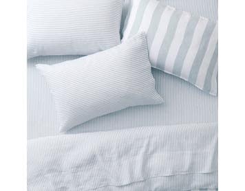 https://s3-ap-southeast-2.amazonaws.com/fusionfactory.commerceconnect.bbnt.production/pim_media/000/197/574/CH_S25-26_Sheet_Sets_Hayes-Blue_SS_Detail_SI.jpg?1752546865