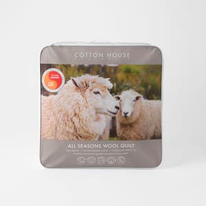 https://s3-ap-southeast-2.amazonaws.com/fusionfactory.commerceconnect.bbnt.production/pim_media/000/151/740/CH_2021_Season-QB-Wool-White-15364001.jpg?1689051135