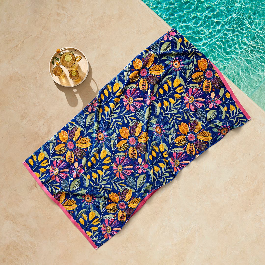 https://s3-ap-southeast-2.amazonaws.com/fusionfactory.commerceconnect.bbnt.production/pim_media/000/217/671/CH_S26-27_Celia-Beach_Towel-Navy-Multi_Navy_27276501_V2_SI.jpg?1784261954