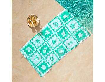 https://s3-ap-southeast-2.amazonaws.com/fusionfactory.commerceconnect.bbnt.production/pim_media/000/217/678/CH_S26-27_Delfino-Beach_Towel-Blue-Green_Aquamarine_27276002_V2_SI.jpg?1784262075