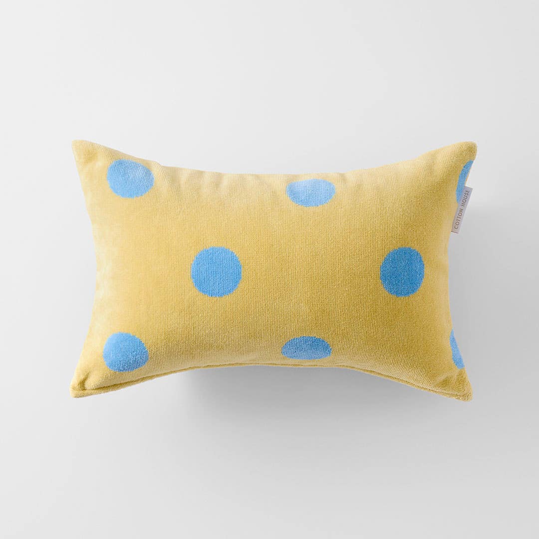 https://s3-ap-southeast-2.amazonaws.com/fusionfactory.commerceconnect.bbnt.production/pim_media/000/221/676/CH_S26-27_Kat-Beach-Pillow_Butter-Blue_27288801_SI.jpg?1788763993