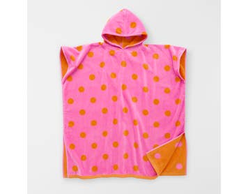 https://s3-ap-southeast-2.amazonaws.com/fusionfactory.commerceconnect.bbnt.production/pim_media/000/218/612/CH_S26-27_Lilli_Hooded_Adult_Poncho_Pink_Orange_27288101_SI.jpg?1785823512