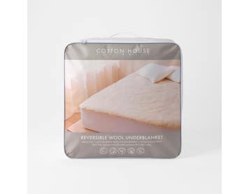 https://s3-ap-southeast-2.amazonaws.com/fusionfactory.commerceconnect.bbnt.production/pim_media/000/219/385/CH_S26-27_Wool-Underblanket_White_20004401_PKG_SI.jpg?1787022024