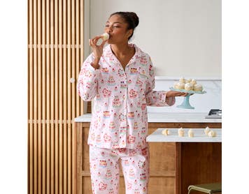 https://s3-ap-southeast-2.amazonaws.com/fusionfactory.commerceconnect.bbnt.production/pim_media/000/210/336/Cakes_Flannelette_Pyjamas.jpg?1772068332