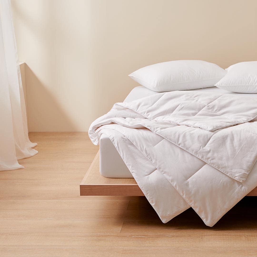 Double outlet bed quilt