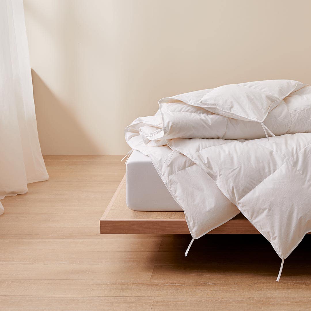 M F Platinum Duck Down Feather SKB Quilt Bed Bath N Table