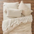 https://s3-ap-southeast-2.amazonaws.com/fusionfactory.commerceconnect.bbnt.production/pim_media/000/157/284/Cotton_House_W24_Sheet-Sets_Andie_SS_SI.jpg?1702596519