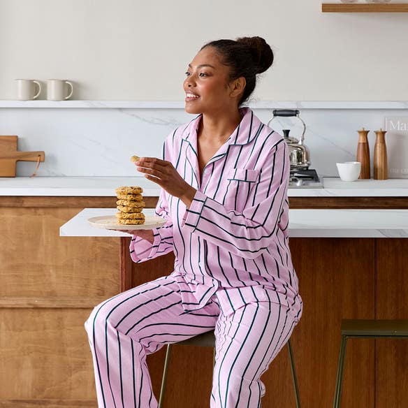 https://s3-ap-southeast-2.amazonaws.com/fusionfactory.commerceconnect.bbnt.production/pim_media/000/210/327/Henri_Flannelette_Pyjamas_-_Pink.jpg?1772066962
