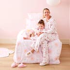 https://s3-ap-southeast-2.amazonaws.com/fusionfactory.commerceconnect.bbnt.production/pim_media/000/189/831/LF_Kids_Easter_LS_Talent_Flannel_PJS_Bunny_Bow_Mummy___Me_Cottontail_Cotton_Tail_SQC_5_SI.jpg?1740098991
