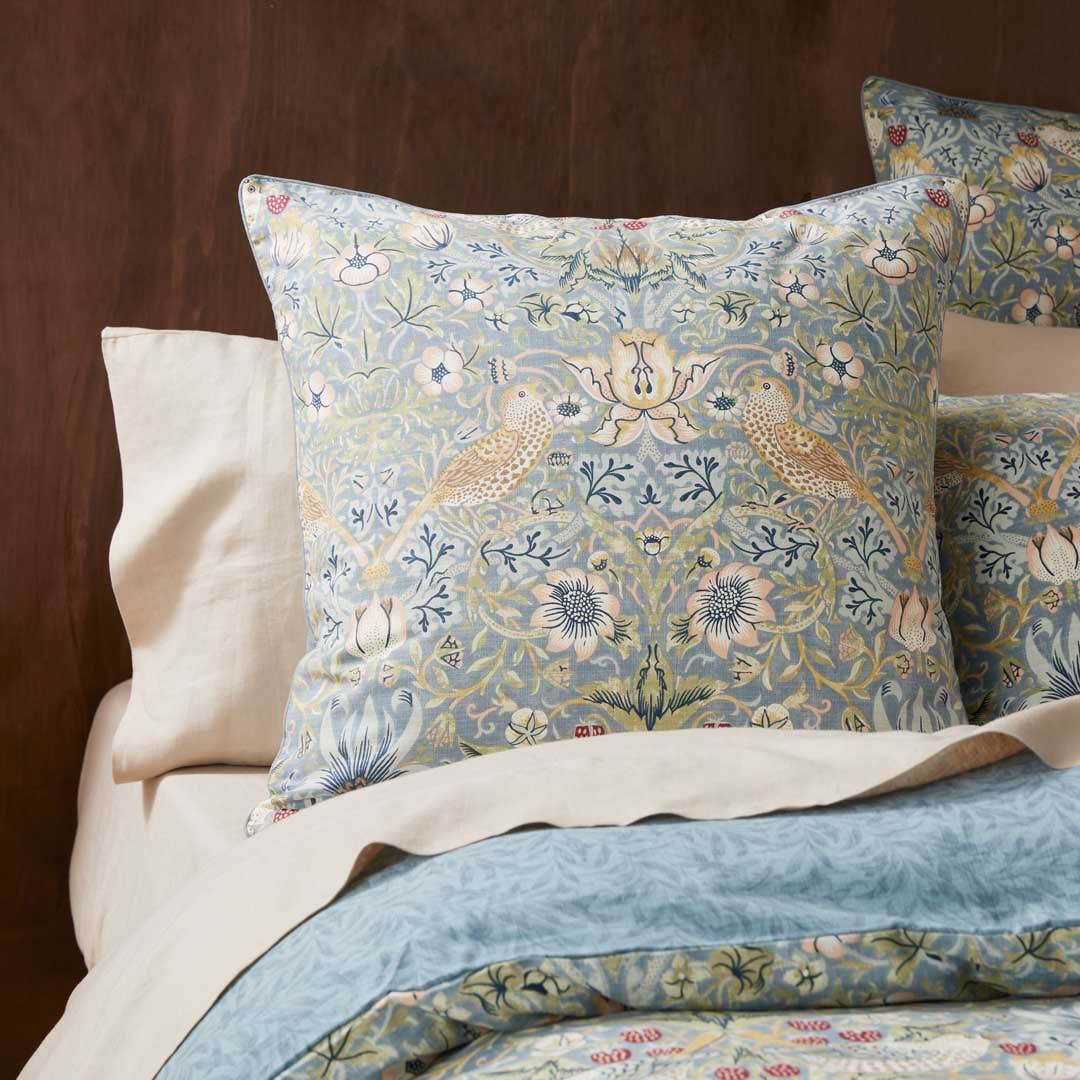 Strawberry thief pillow discount
