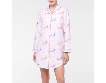 https://s3-ap-southeast-2.amazonaws.com/fusionfactory.commerceconnect.bbnt.production/pim_media/000/107/465/M_F-Dachsie-Flannel-Night-Shirt-Pink-214135-R-Front.jpg?1615778713