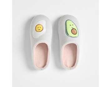 https://s3-ap-southeast-2.amazonaws.com/fusionfactory.commerceconnect.bbnt.production/pim_media/000/134/756/M_F-Eggs-and-Avocado-Slippers-21855101.jpg?1647297715