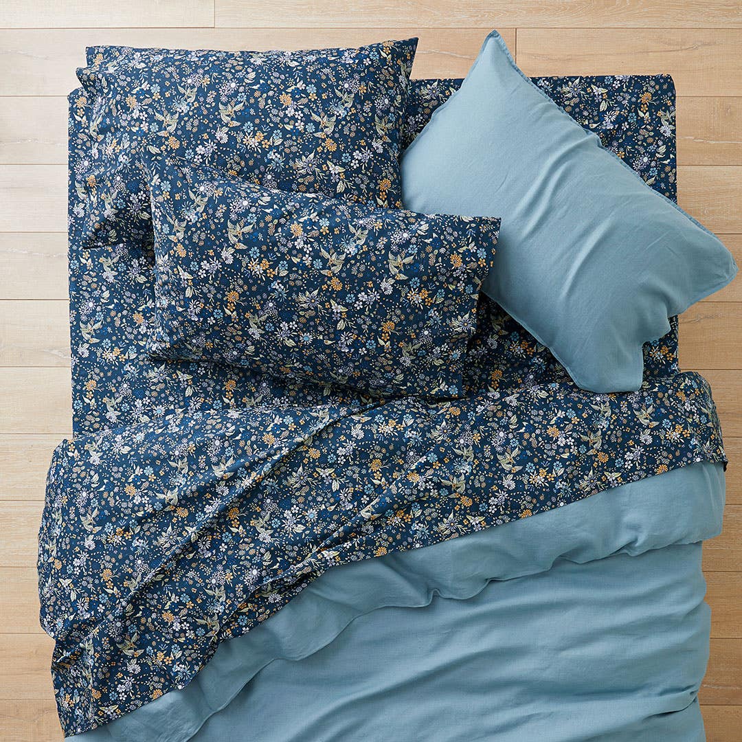 Fitted sheet bed bath and table clearance