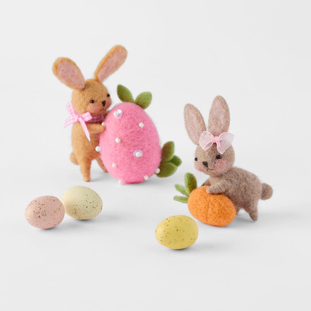 https://s3-ap-southeast-2.amazonaws.com/fusionfactory.commerceconnect.bbnt.production/pim_media/000/181/661/M_F_Beaded-Egg-w-Carrot-Bunny_25926_R_SI.jpg?1734498787