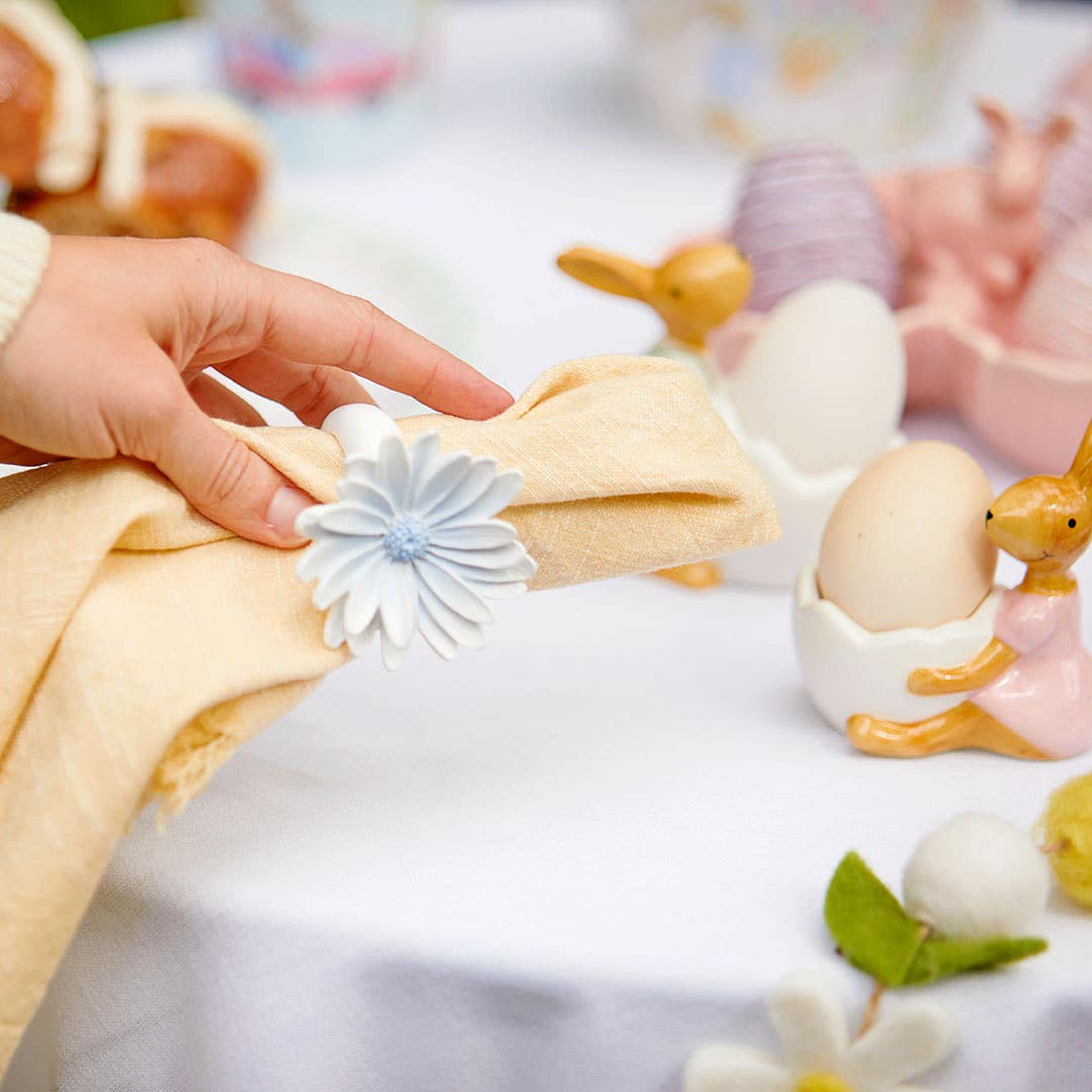 https://s3-ap-southeast-2.amazonaws.com/fusionfactory.commerceconnect.bbnt.production/pim_media/000/156/785/M_F_Easter-24_LS_Dining_Melamine_Bunny_Bouquet_Daisy_Napkin_Ring-2_SI.jpg?1701902485
