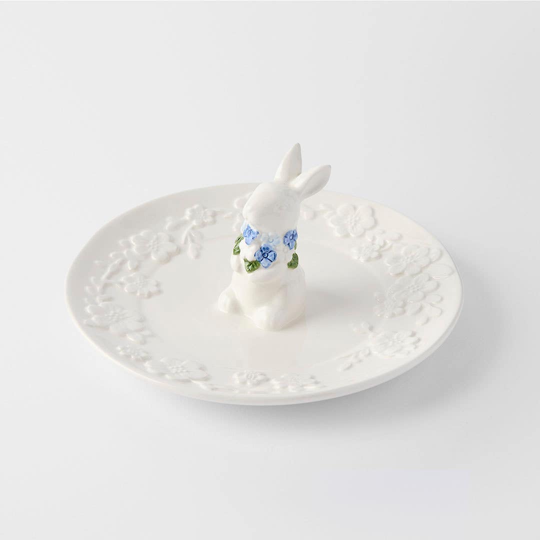 https://s3-ap-southeast-2.amazonaws.com/fusionfactory.commerceconnect.bbnt.production/pim_media/000/204/679/M_F_Easter26_T1-Floral-Platter-w-Bunny_White-Blue_26610201_SI.jpg?1763958451