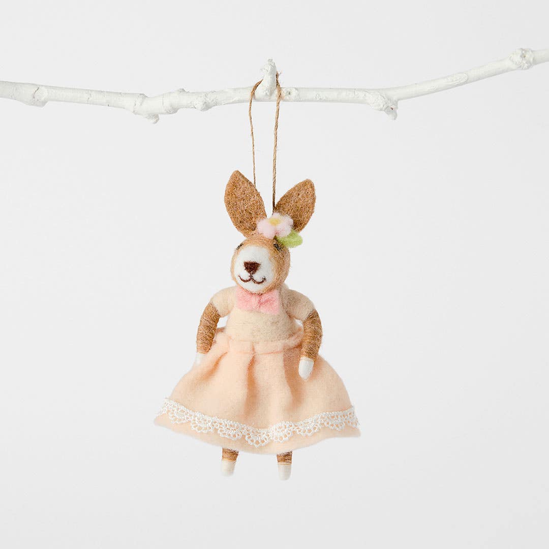 https://s3-ap-southeast-2.amazonaws.com/fusionfactory.commerceconnect.bbnt.production/pim_media/000/204/798/M_F_Easter26_T1-Rabbit-in-Lace-Peach-Dress-Dec_Peach_26624401_SI.jpg?1764117237