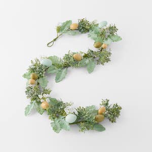 https://s3-ap-southeast-2.amazonaws.com/fusionfactory.commerceconnect.bbnt.production/pim_media/000/204/839/M_F_Easter26_T2-180cm-Mixed-Greenery-Garland_Green_26607301_SI.jpg?1764121598