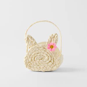 https://s3-ap-southeast-2.amazonaws.com/fusionfactory.commerceconnect.bbnt.production/pim_media/000/204/866/M_F_Easter26_T2-Bunny-Basket-w-Flower_Lemon_26626801_SI.jpg?1764126655