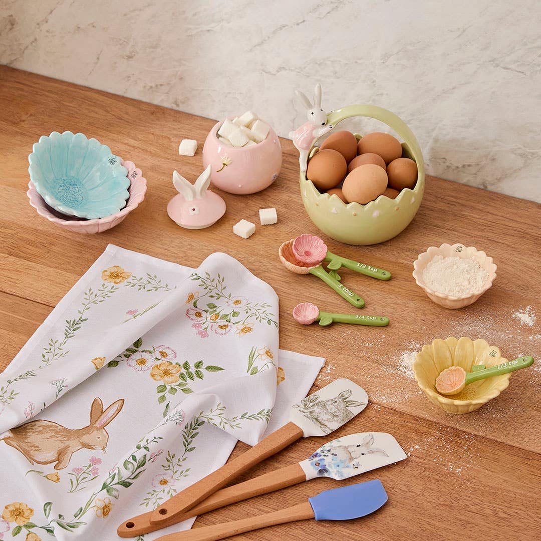 https://s3-ap-southeast-2.amazonaws.com/fusionfactory.commerceconnect.bbnt.production/pim_media/000/188/824/M_F_Easter_E25_LS_Studio_Cooking_Set_Floral-Wreath-Bunny-TT-Spatula-Easter-Cup-mesuring-spoon-basket-egg_LS_SI.jpg?1738802433