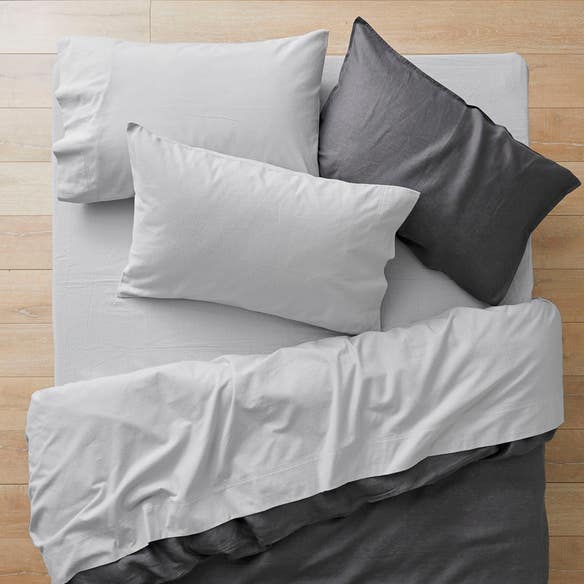 https://s3-ap-southeast-2.amazonaws.com/fusionfactory.commerceconnect.bbnt.production/pim_media/000/207/125/M_F_Flannelette_Plain-Dye_SILVER_GREY.jpg?1768279845