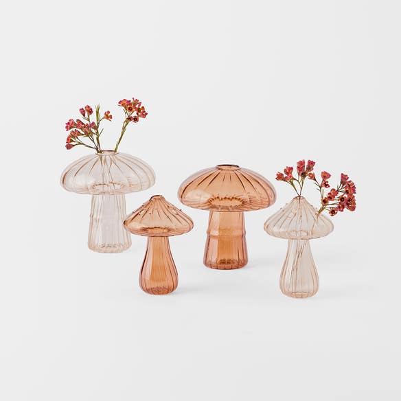 https://s3-ap-southeast-2.amazonaws.com/fusionfactory.commerceconnect.bbnt.production/pim_media/000/180/217/M_F_Glass-Mushroom_26149_R_SI.jpg?1733807055