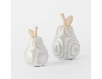 https://s3-ap-southeast-2.amazonaws.com/fusionfactory.commerceconnect.bbnt.production/pim_media/000/176/194/M_F_Pear-Ceramic-Sculpture_White_26122_R_SI.jpg?1731980568