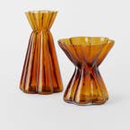 https://s3-ap-southeast-2.amazonaws.com/fusionfactory.commerceconnect.bbnt.production/pim_media/000/174/936/M_F_Remy-Fluted-Glass-Vase_Cinnamon_25867_R_SI.jpg?1730269154