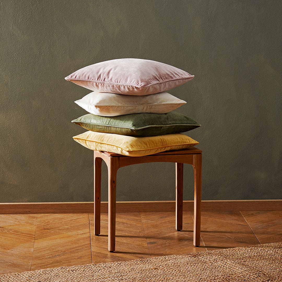 Bed bath & table cushions 2025