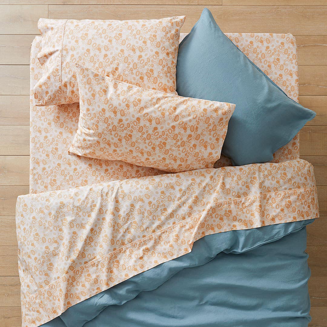 Fitted sheet bed new arrivals bath and table
