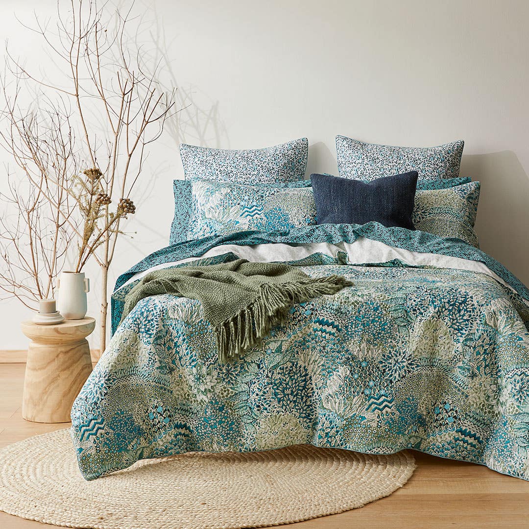 Quilt covers bed bath and table sale