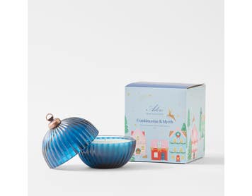 https://s3-ap-southeast-2.amazonaws.com/fusionfactory.commerceconnect.bbnt.production/pim_media/000/200/191/M_F_S25-26_Adore-180g-Xmas-Village-Candle_Frankincense_Myrth_25841704_SI.jpg?1756355357