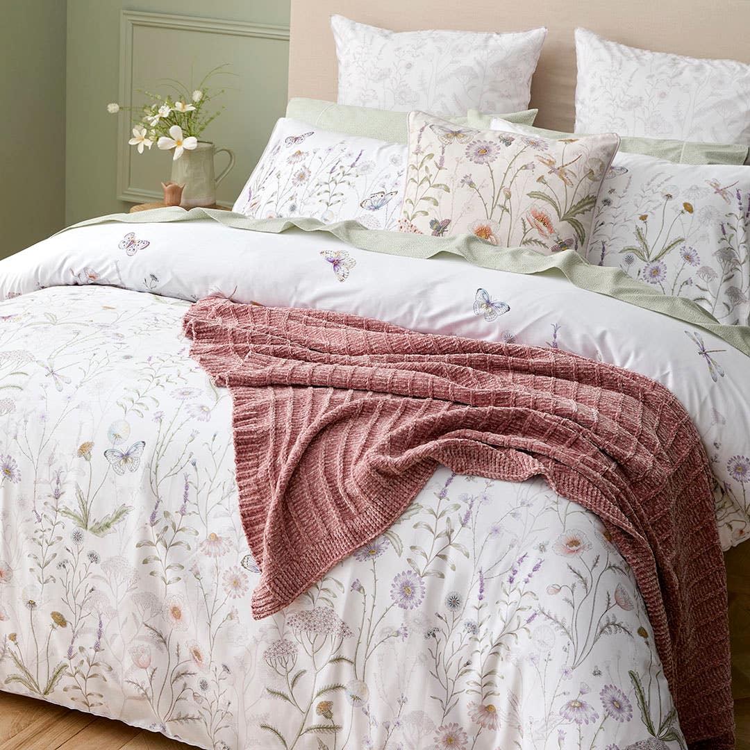 https://s3-ap-southeast-2.amazonaws.com/fusionfactory.commerceconnect.bbnt.production/pim_media/000/194/310/M_F_S25-26_Bedlinen_BOP_Kylah_QQC_Marketing_1_SI.jpg?1745988479