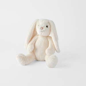 https://s3-ap-southeast-2.amazonaws.com/fusionfactory.commerceconnect.bbnt.production/pim_media/000/202/326/M_F_S25-26_Bobbie-Plush-Bunny-Lrg_Cream_25822604_SI.jpg?1759650468