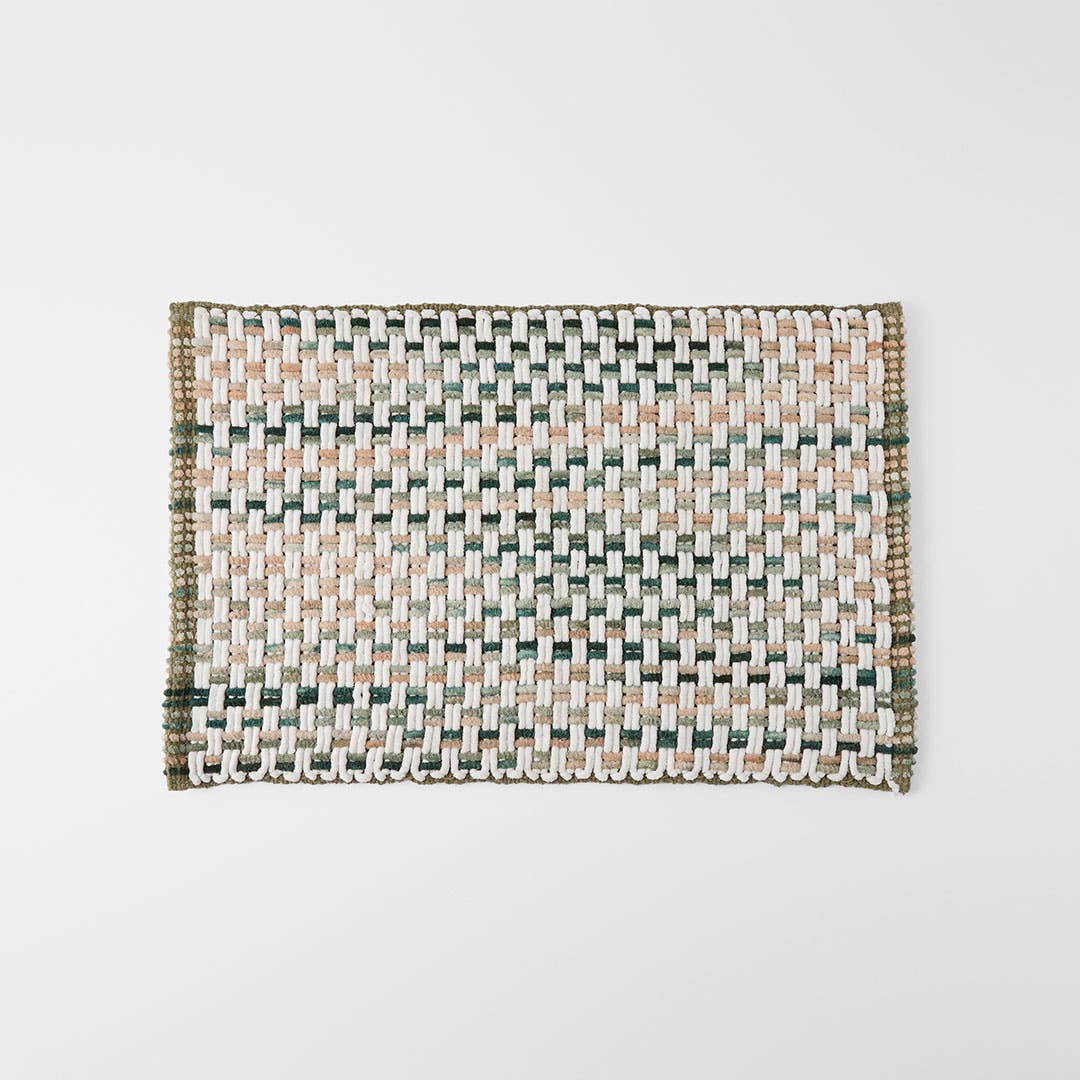https://s3-ap-southeast-2.amazonaws.com/fusionfactory.commerceconnect.bbnt.production/pim_media/000/202/700/M_F_S25-26_Oli-Woven-Bathmat_Green_26516802_SI.jpg?1759885518