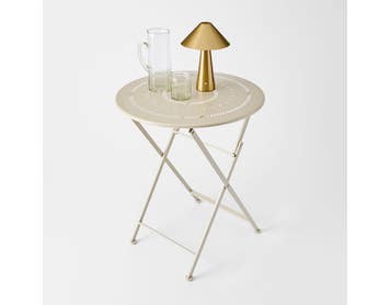https://s3-ap-southeast-2.amazonaws.com/fusionfactory.commerceconnect.bbnt.production/pim_media/000/199/006/M_F_S25-26_Retreat-Garden-Table_Beige_26537001_SCALE_SI.jpg?1754371591