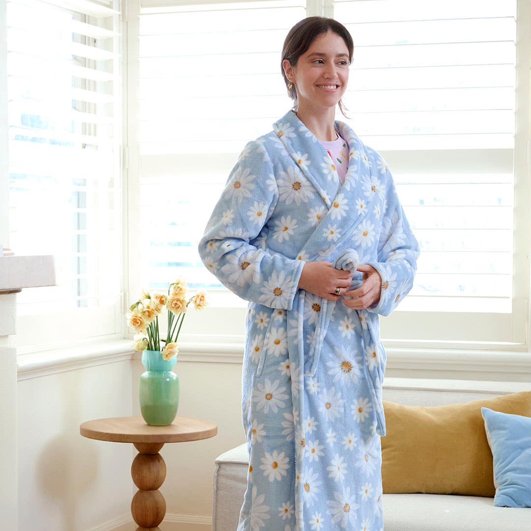 https://s3-ap-southeast-2.amazonaws.com/fusionfactory.commerceconnect.bbnt.production/pim_media/000/202/076/M_F_S25-26_Summer-PJs_LS_Adult_Marguerite-Printed_Plush_Robe_V1_SI.jpg?1759387661