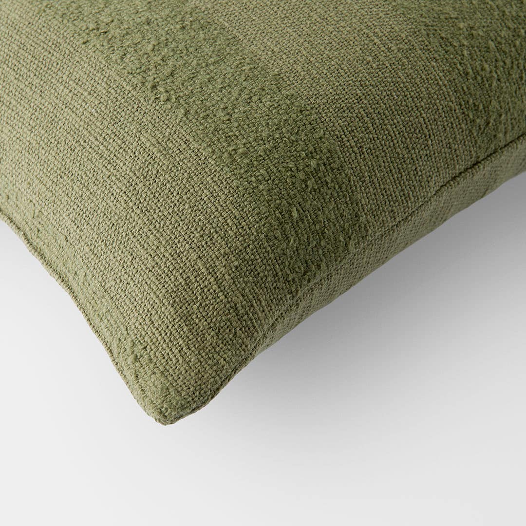 https://s3-ap-southeast-2.amazonaws.com/fusionfactory.commerceconnect.bbnt.production/pim_media/000/202/929/M_F_S25-26_Vinny-Stripe-Cushion_Moss_26611902_Detail_SI.jpg?1760419926