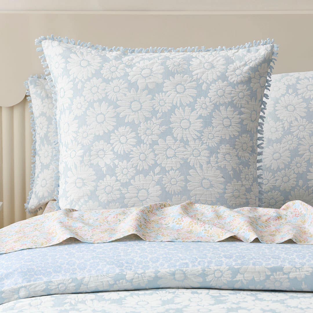 https://s3-ap-southeast-2.amazonaws.com/fusionfactory.commerceconnect.bbnt.production/pim_media/000/196/260/M_F_S25_26_Bedlinen_BOP_Harriett_Soft-Blue_QQC_Euro_SI.jpg?1750313094