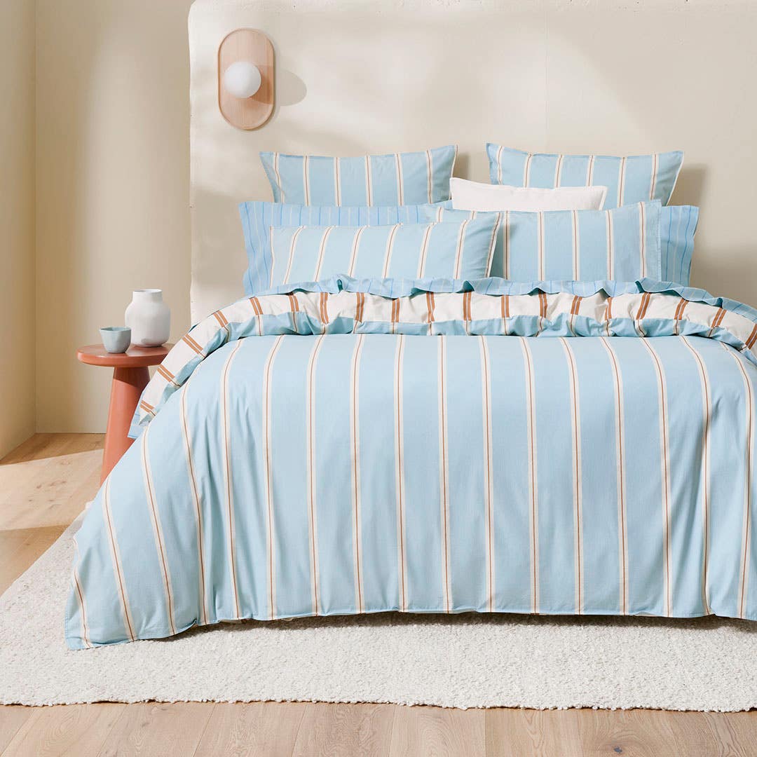 https://s3-ap-southeast-2.amazonaws.com/fusionfactory.commerceconnect.bbnt.production/pim_media/000/215/920/M_F_S26-27_Bedlinen_BOP_Jeremiah_Stripe_Blue_V3_SI.jpg?1782699008