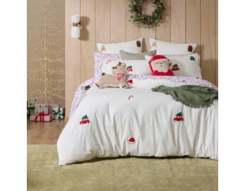 https://s3-ap-southeast-2.amazonaws.com/fusionfactory.commerceconnect.bbnt.production/pim_media/000/215/300/M_F_S26-27_Bedlinen_BOP_Merry-Christmas_QQC_SI.jpg?1781762849
