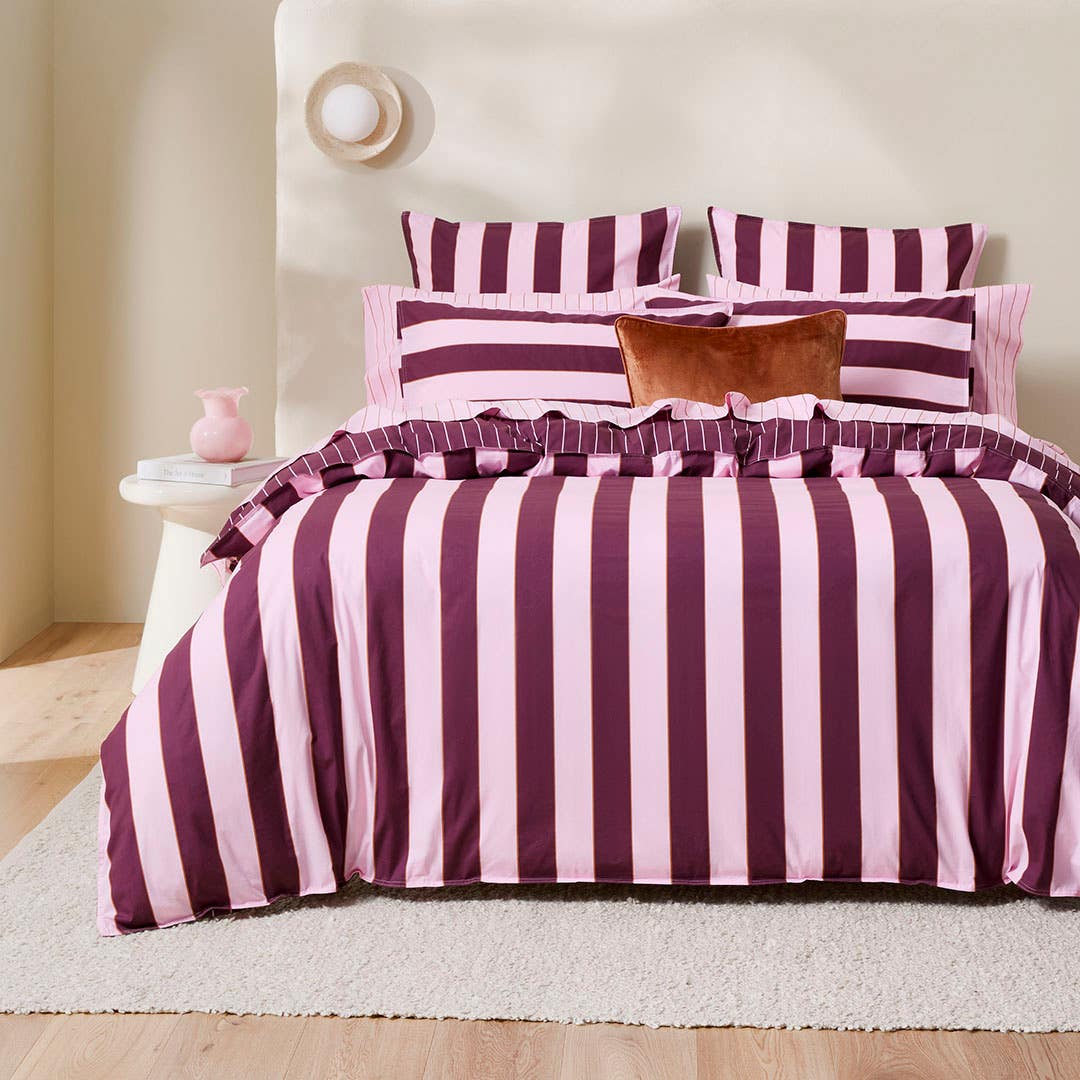 https://s3-ap-southeast-2.amazonaws.com/fusionfactory.commerceconnect.bbnt.production/pim_media/000/216/305/M_F_S26-27_Bedlinen_BOP_Riley_Stripe_Burgundy_SI.jpg?1783468560