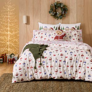 https://s3-ap-southeast-2.amazonaws.com/fusionfactory.commerceconnect.bbnt.production/pim_media/000/215/416/M_F_S26-27_Bedlinen_BOP_Theo_Chrismas_Bear_QQC_SI.jpg?1781827234