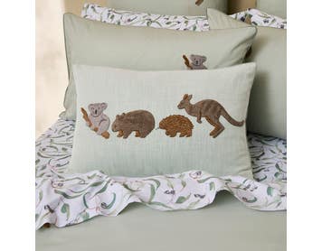 https://s3-ap-southeast-2.amazonaws.com/fusionfactory.commerceconnect.bbnt.production/pim_media/000/213/643/M_F_S26-27_Bedlinen_BOP_Wanneroo_QCS_Cushion-Rectangle_SI.jpg?1779159331
