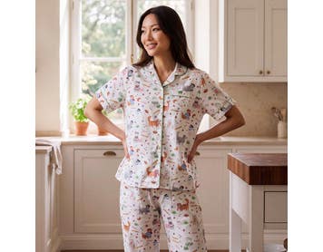 https://s3-ap-southeast-2.amazonaws.com/fusionfactory.commerceconnect.bbnt.production/pim_media/000/220/275/M_F_S26-27_Coco-Pants_PJ-Set_Talent_LS_27215501_Detail-1_SI.jpg?1787697537