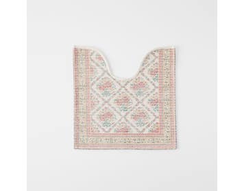 https://s3-ap-southeast-2.amazonaws.com/fusionfactory.commerceconnect.bbnt.production/pim_media/000/218/529/M_F_S26-27_Florian-Contour-Mat_Rose-Blush-Forest_27233401_SI.jpg?1785807296
