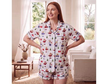 https://s3-ap-southeast-2.amazonaws.com/fusionfactory.commerceconnect.bbnt.production/pim_media/000/220/740/M_F_S26-27_Theo-Christmas-Bear_PJ-Set_Talent_LS_27217901_Detail-3_SI.jpg?1787708864